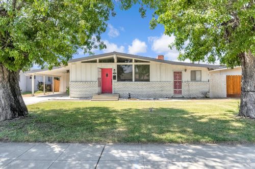 835 I St, Parlier, CA, 93648-2016 | Card Image