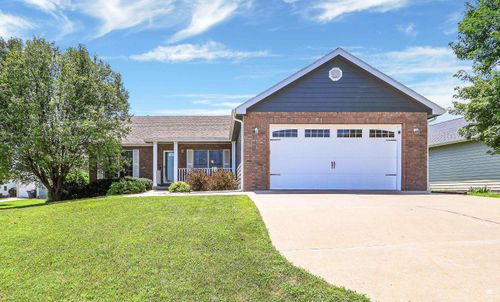 3731 Peachtree Cir, Manhattan, KS, 66503-9683 | Card Image