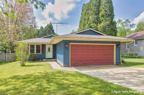 114 Woody Way, Lake In The Hills, IL, 60156-1253 | Card Image