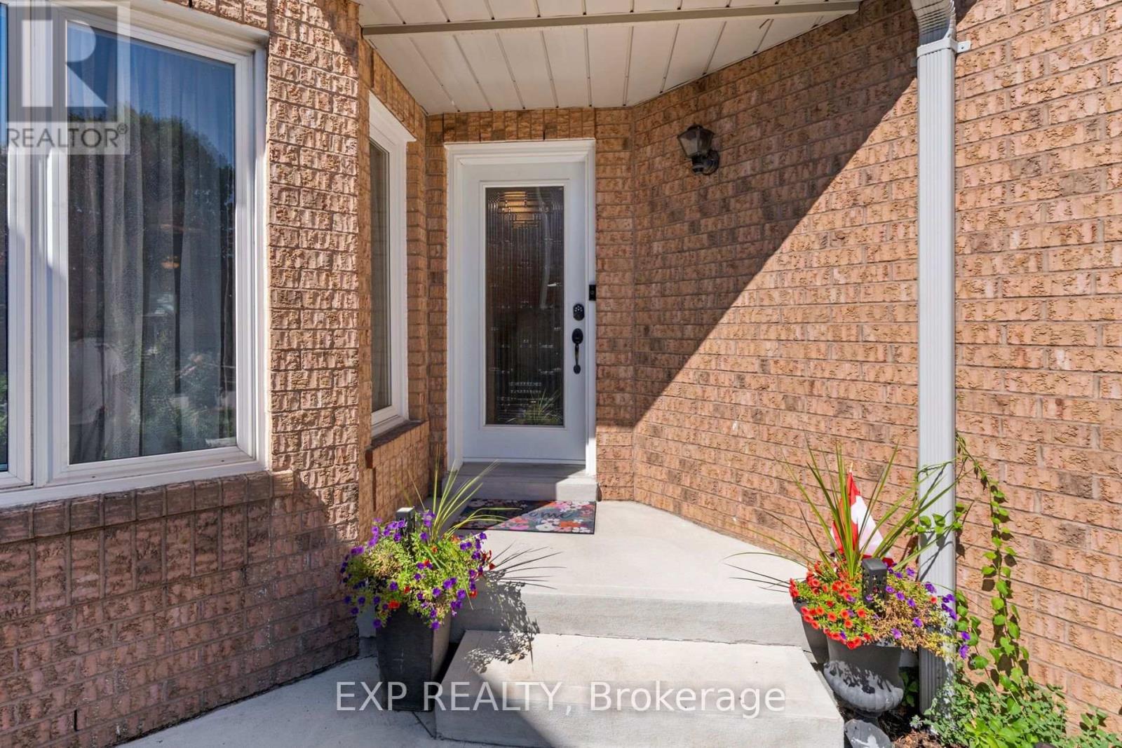 Residential in Mississauga (East Credit) 3