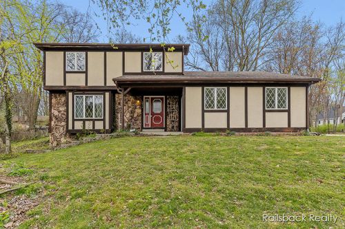 5814 Scenic Way Drive, Oshtemo Twp, MI, 49009 | Card Image