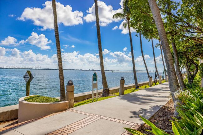 APT-1816 - 540 Brickell Key Dr, Condo with 2 bedrooms, 2 bathrooms and null parking in Miami FL | Image 37