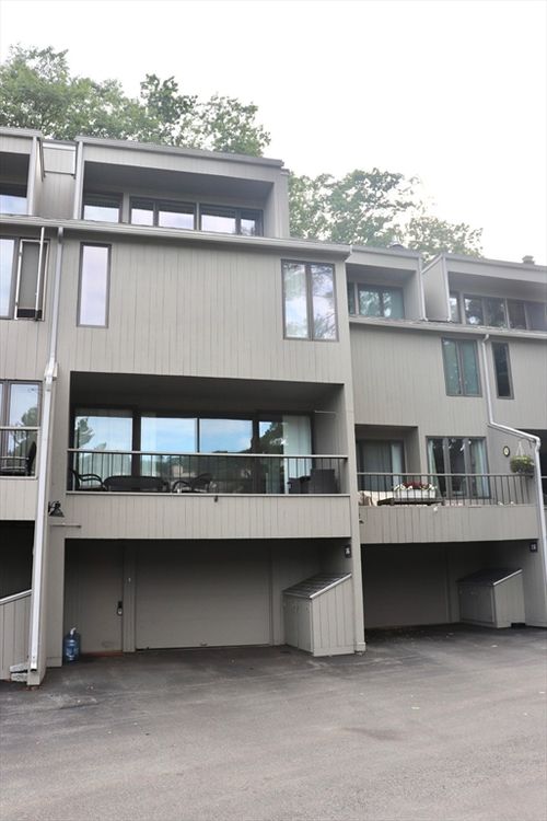 76-76 Mill Pond, North Andover, MA, 01845-2902 | Card Image