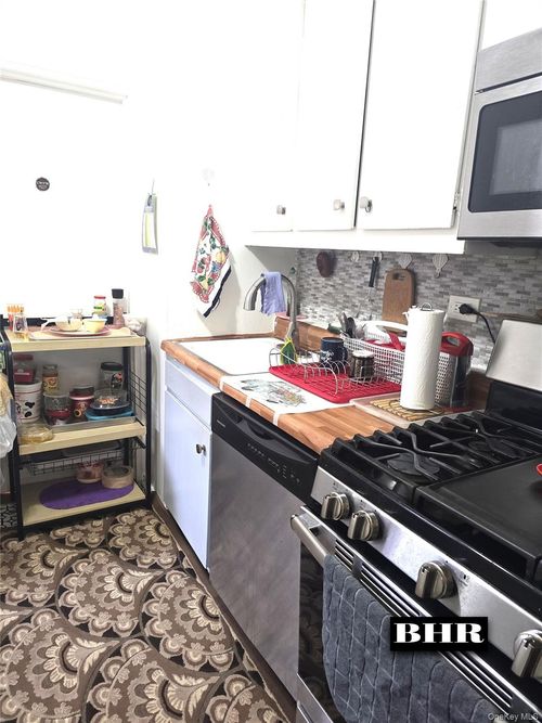 6f-3080 Voorhies Avenue, New York, NY, 11235 | Card Image