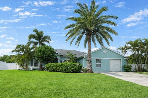 9366 Heartwellville Ave, Englewood, FL, 34224-8210 | Card Image