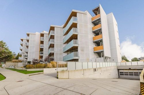 210-881 Short St, Victoria, BC, V8X0B7 | Card Image