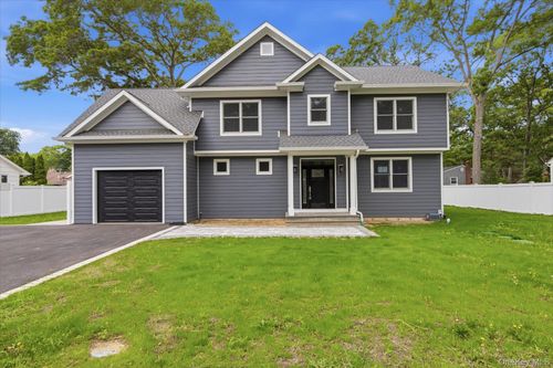218 Tyler Ave, Miller Place, NY, 11764-3129 | Card Image