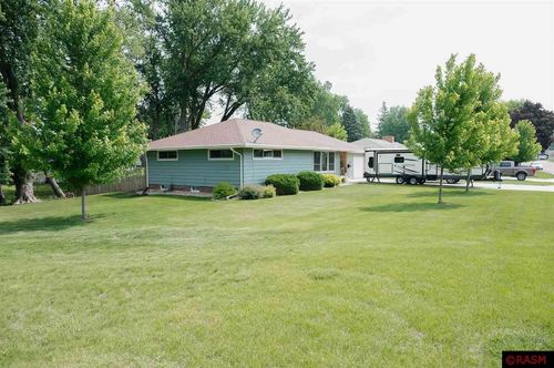 381 6th St Sw, Wells, MN, 56097-1340 | Card Image
