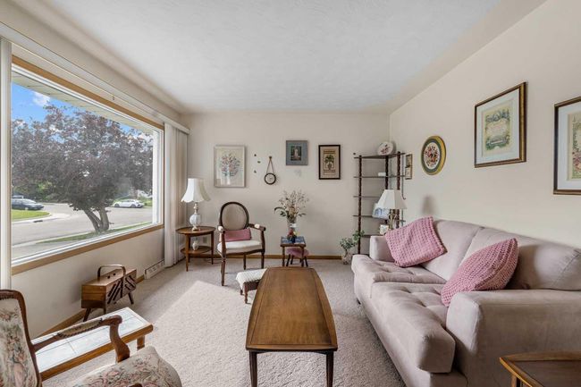 8 Foley Road Se, House other with 3 bedrooms, 1 bathrooms and 3 parking in Calgary AB | Image 8