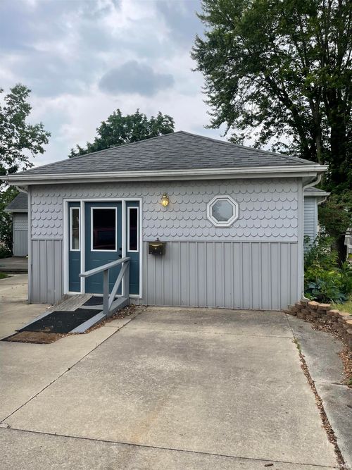 928 Guilford St, Huntington, IN, 46750-2126 | Card Image