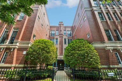 4E - 3845 N Ashland Avenue, Condo with 2 bedrooms, 2 bathrooms and 1 parking in Chicago IL | Image 1