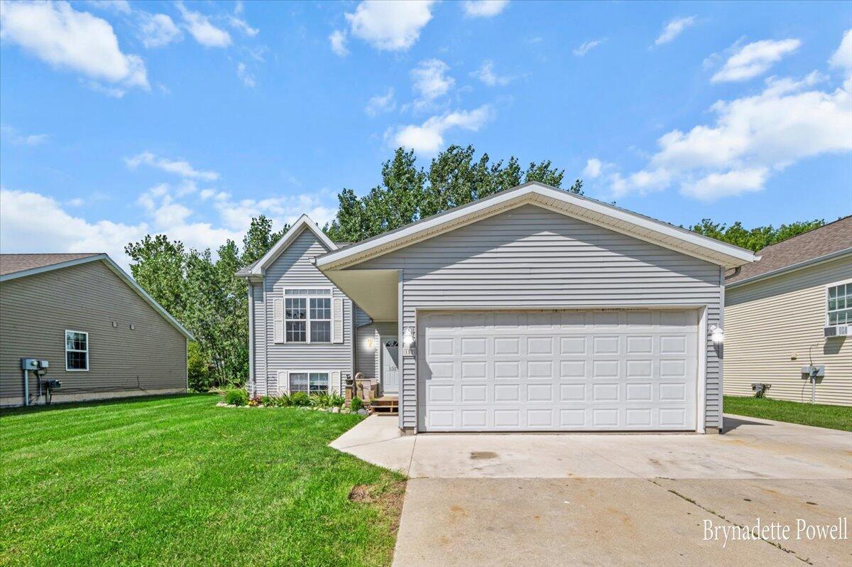 Lind Ave, Clarksville, MI 48815