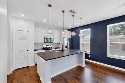 apt-102-800 S Welch St, Denton, TX, 76201-5841 | Card Image