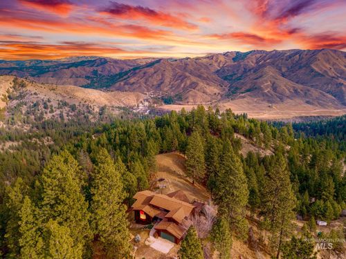 11 Forest Dr., Boise, ID, 83716 | Card Image