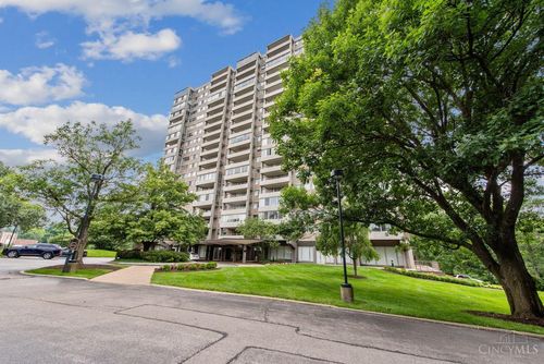 2324 Madison Rd, Cincinnati, OH, 45208-2671 | Card Image