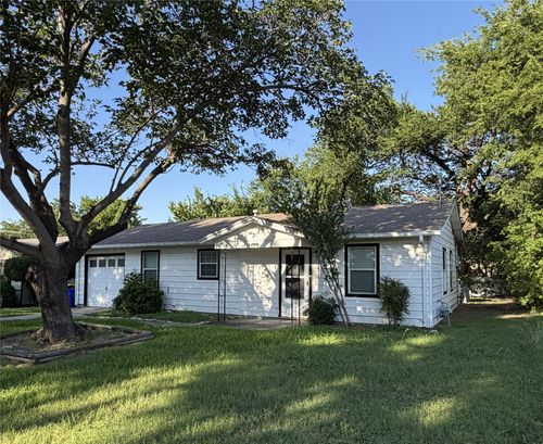 856 Renfro Dr, White Settlement, TX, 76108-1121 | Card Image