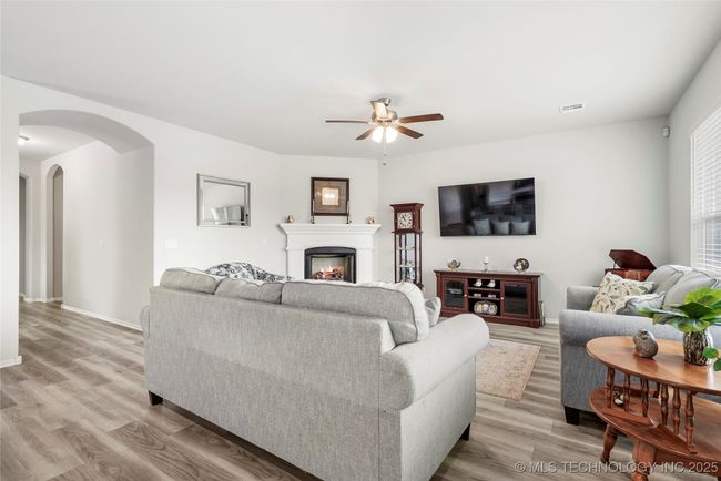 6250 S 317 Th East Ave, House other with 4 bedrooms, 3 bathrooms and null parking in Broken Arrow OK | Image 8
