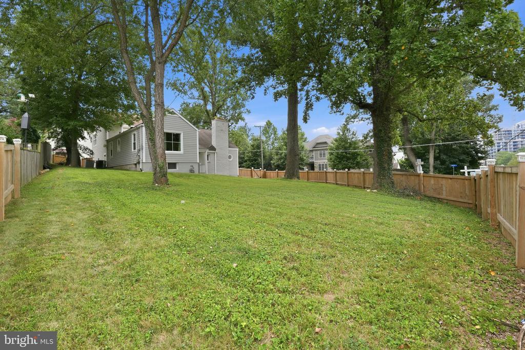 Residential in FALLS CHURCH 2