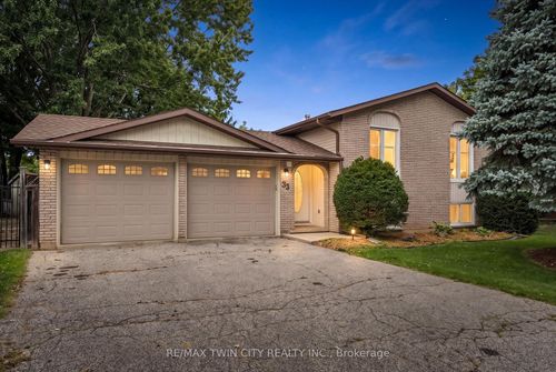 33 Maccoll Place, Haldimand, ON, N3W1K4 | Card Image