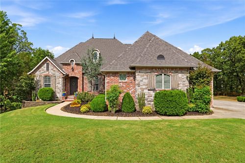 8700 Crest Ln, Springdale, AR, 72762-9336 | Card Image