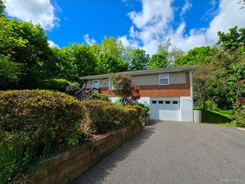 5 Beaverbrook Rd, New Windsor, NY, 12553-5910 | Card Image