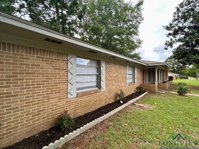 220 Piney St, House other with 3 bedrooms, 2 bathrooms and null parking in Wake Village TX | Image 2