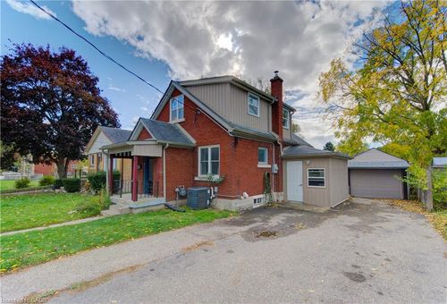 9 Kehl St, Kitchener, ON, N2M3T8 | Card Image