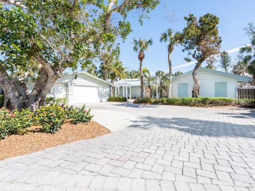 18 N Casey Key Rd, OSPREY, FL, 34229-9704 | Card Image