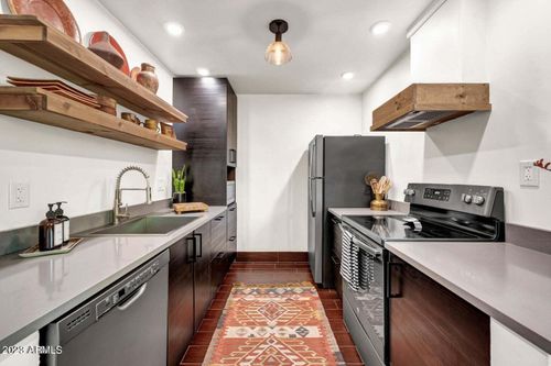 b411-7625 E Camelback Rd, Scottsdale, AZ, 85251-2105 | Card Image