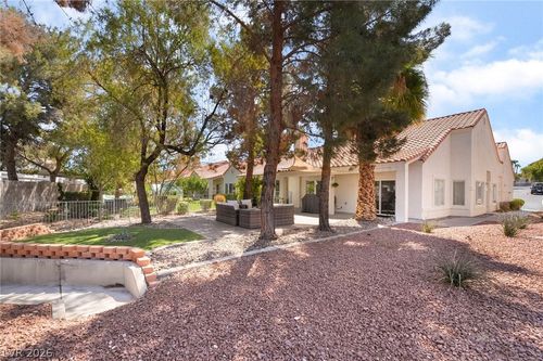 2246 Cassatt Dr, Henderson, NV, 89074-5064 | Card Image