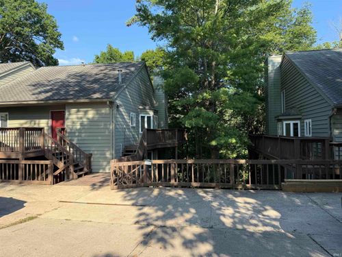 j40-9701 S Harbour Pointe Drive, Bloomington, IN, 47401-8434 | Card Image