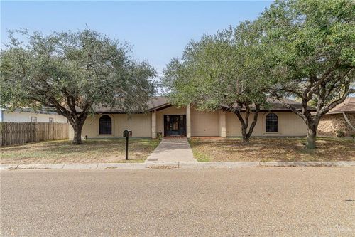 2306 Briarwood Dr, Mission, TX, 78574-2308 | Card Image