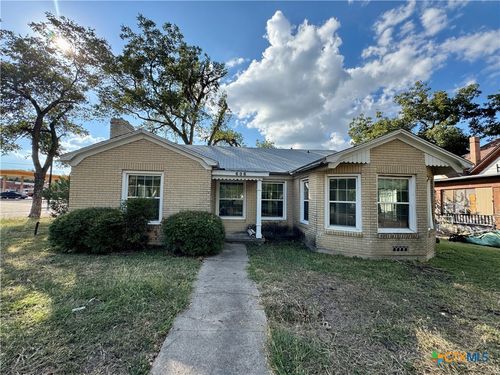 606 N 1st St, Temple, TX, 76501-3213 | Card Image