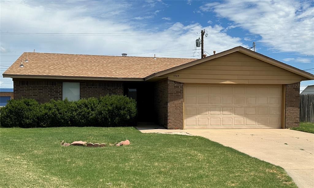 Harding Ave, Altus, OK 73521