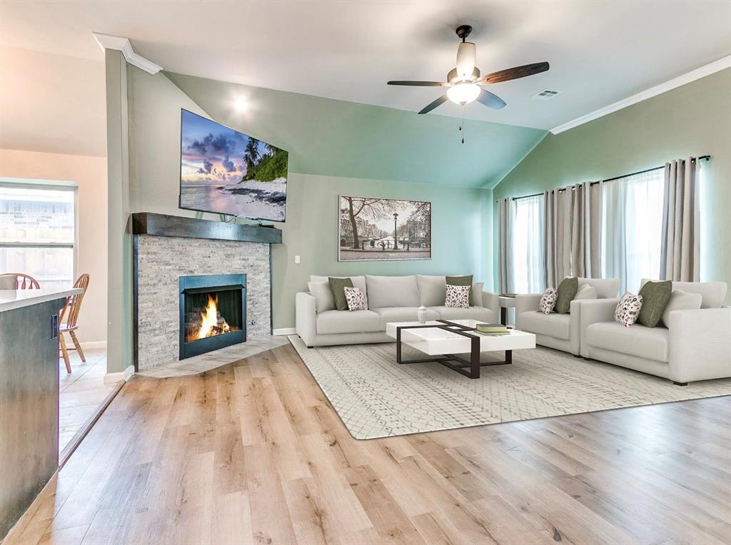 Ashford Dr, Yukon, OK 73099