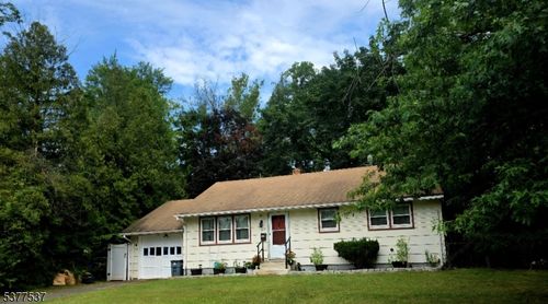 640 Warfield Rd, North Plainfield, NJ, 07063-1636 | Card Image
