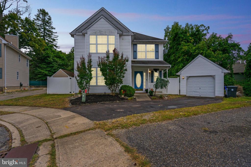 Hamlet Ct, Toms River, NJ 08753