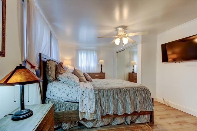 34. Owners Retreat (11.6' x 16.5') Offers an Ensuite Bath, x2 Large Closets, Smart TV, & TEMPERPEDIC Mattress w Adjustable Frame!!. | Image 33