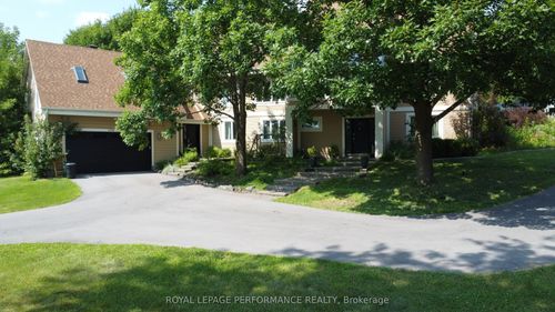 136B Glenncastle Dr, Carp, ON, K0A1L0 | Card Image
