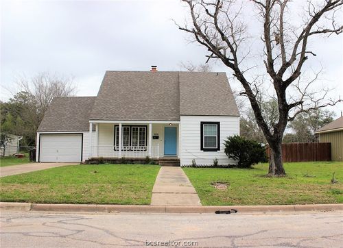 1005 Milner Dr, College Station, TX, 77840-2214 | Card Image