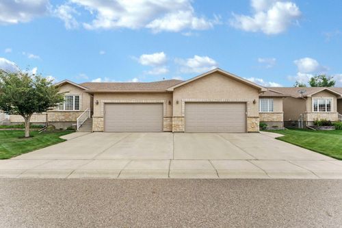 72 Sandstone Pl Se, Medicine Hat, AB, T1B4R9 | Card Image