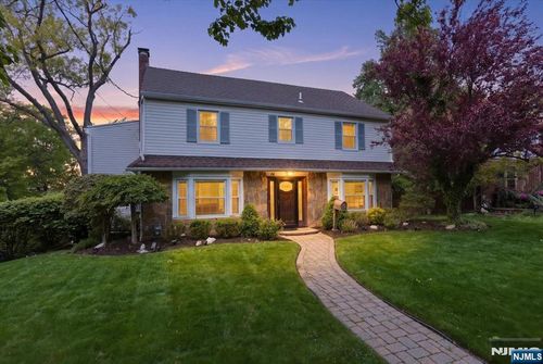 84 Raymond Ave, Rutherford, NJ, 07070-1134 | Card Image