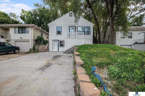 6317 Blondo St, Omaha, NE, 68104-4722 | Card Image