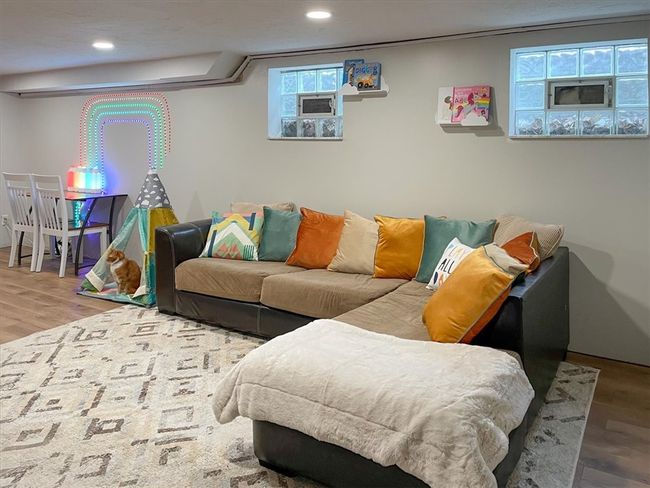 5070 University Blvd, House other with 3 bedrooms, 2 bathrooms and 6 parking in Coraopolis PA | Image 26