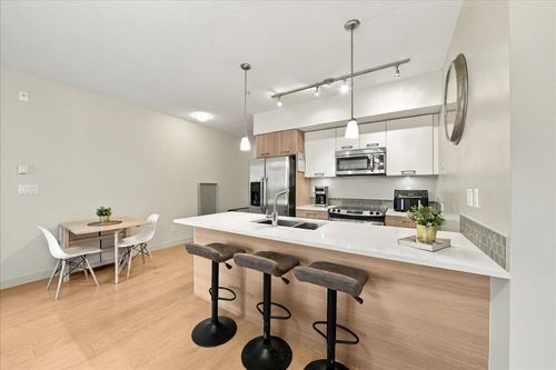 205-2214 Kelly Avenue, Port Coquitlam, BC, V3C0E5 | Card Image