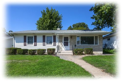 2420 N Sturdevant St, Davenport, IA, 52804-2245 | Card Image