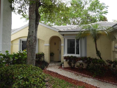 828 Nw 99th Ave, Plantation, FL, 33324-6113 | Card Image