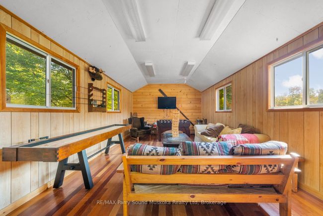 1099 Bunny Trail, House other with 6 bedrooms, 2 bathrooms and 10 parking in Dunchurch ON | Image 16