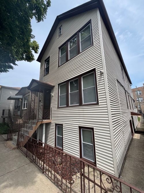 3327 S Lituanica Ave, Chicago, IL, 60608-6709 | Card Image