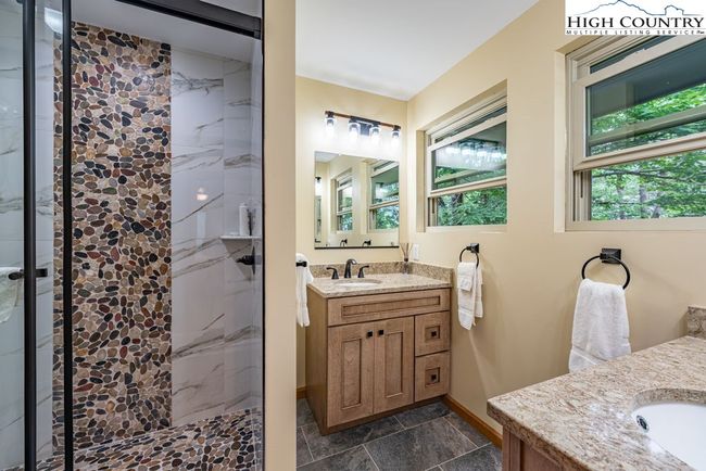 103 Raven Rd, House other with 3 bedrooms, 2 bathrooms and null parking in Beech Mountain NC | Image 28